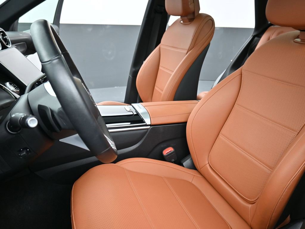 Used 2023 Mercedes-Benz GLC 300 4MATIC image 10