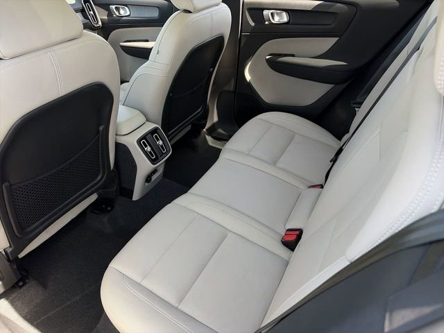 Certified 2023 Volvo XC40 B4 Plus w/ Protection Package Premier FWD image 18