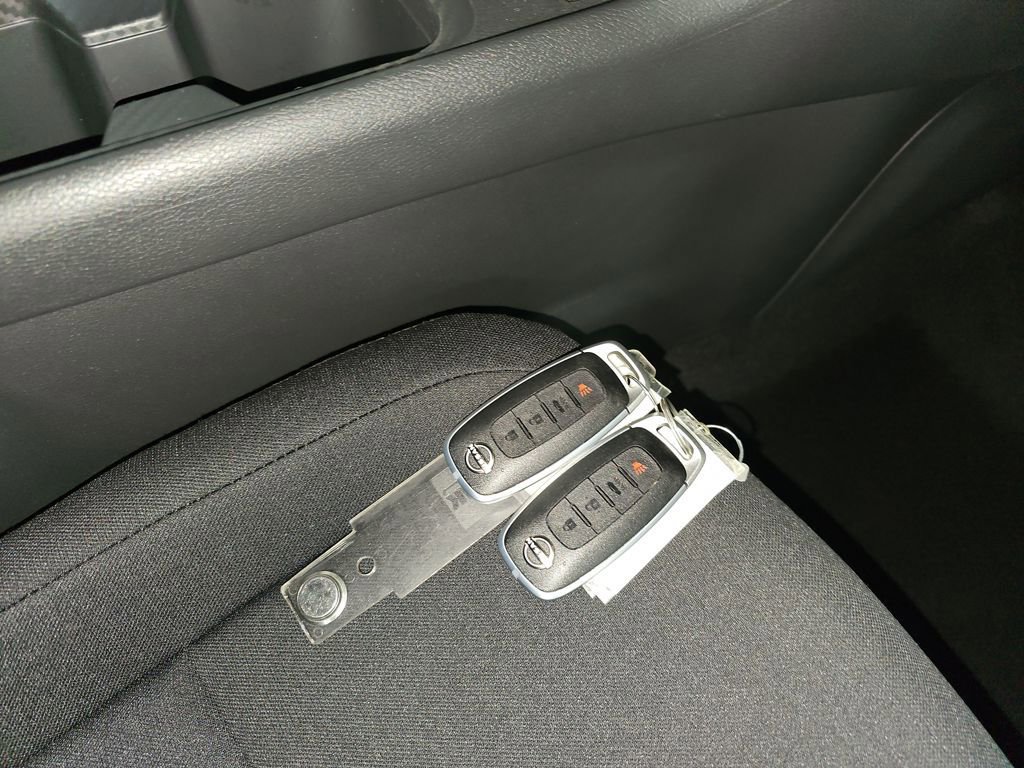 Used 2025 Nissan Sentra S image 17