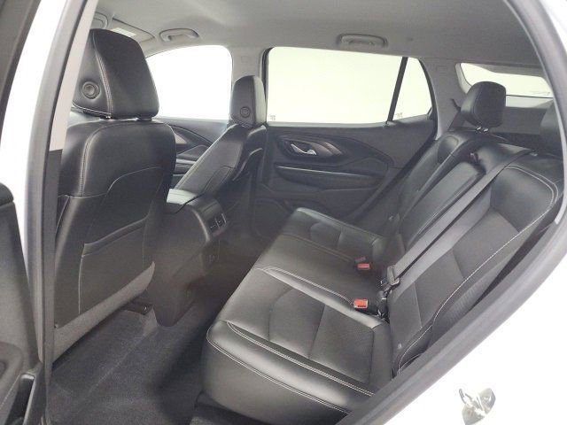 Used 2022 GMC Terrain SLT w/ Elevation Edition image 18