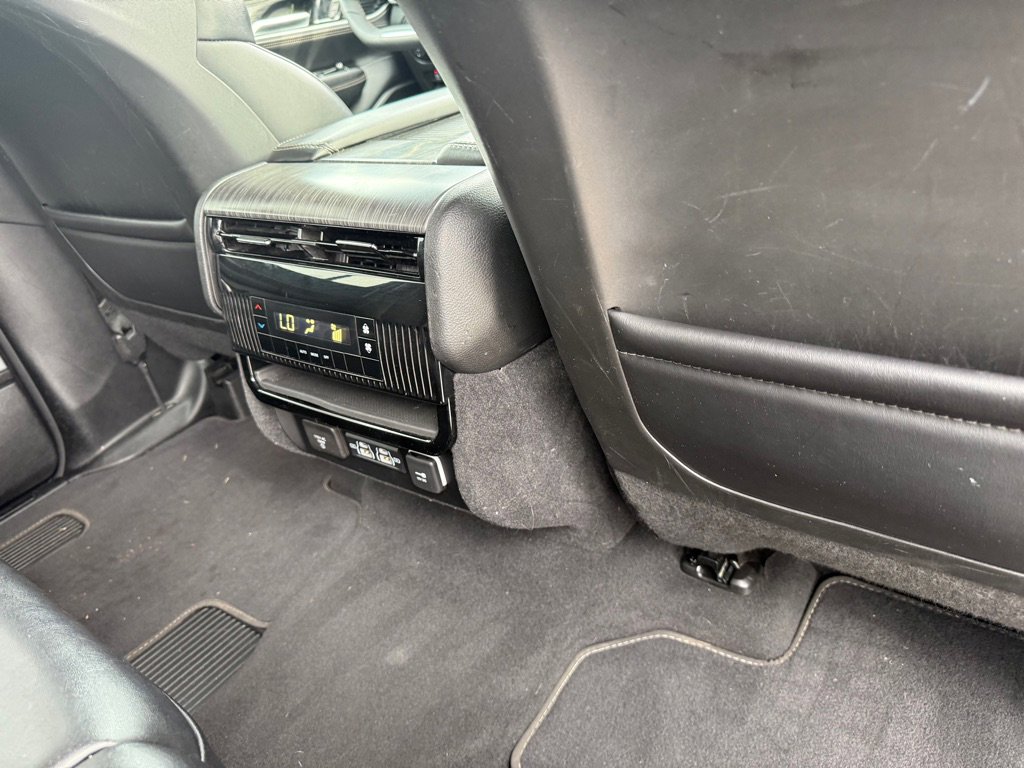 Used 2024 Jeep Wagoneer L Series II w/ Flexible Seating Group image 11