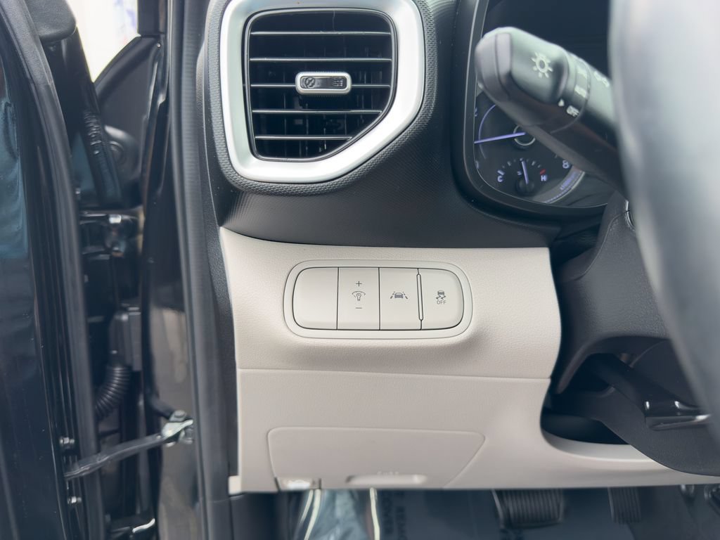 Used 2020 Hyundai Venue SEL w/ Convenience + Premium Package FWD image 23