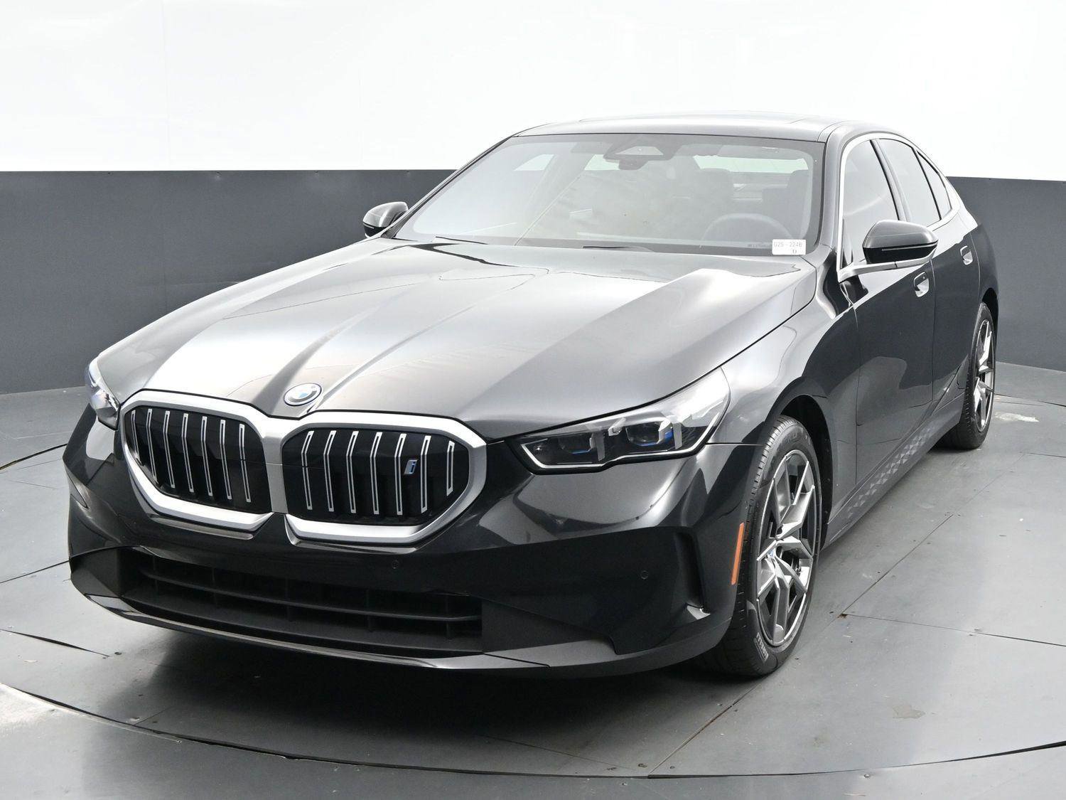 Used 2024 BMW i5 eDrive40i w/ M Sport Package image 3