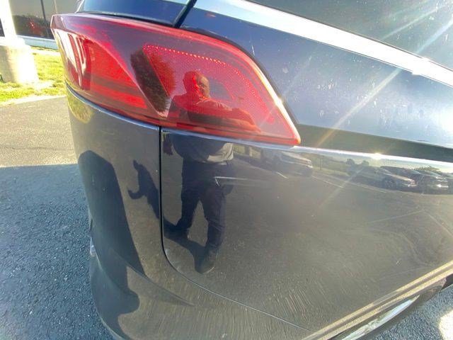 Used 2022 Kia Carnival LX FWD image 15