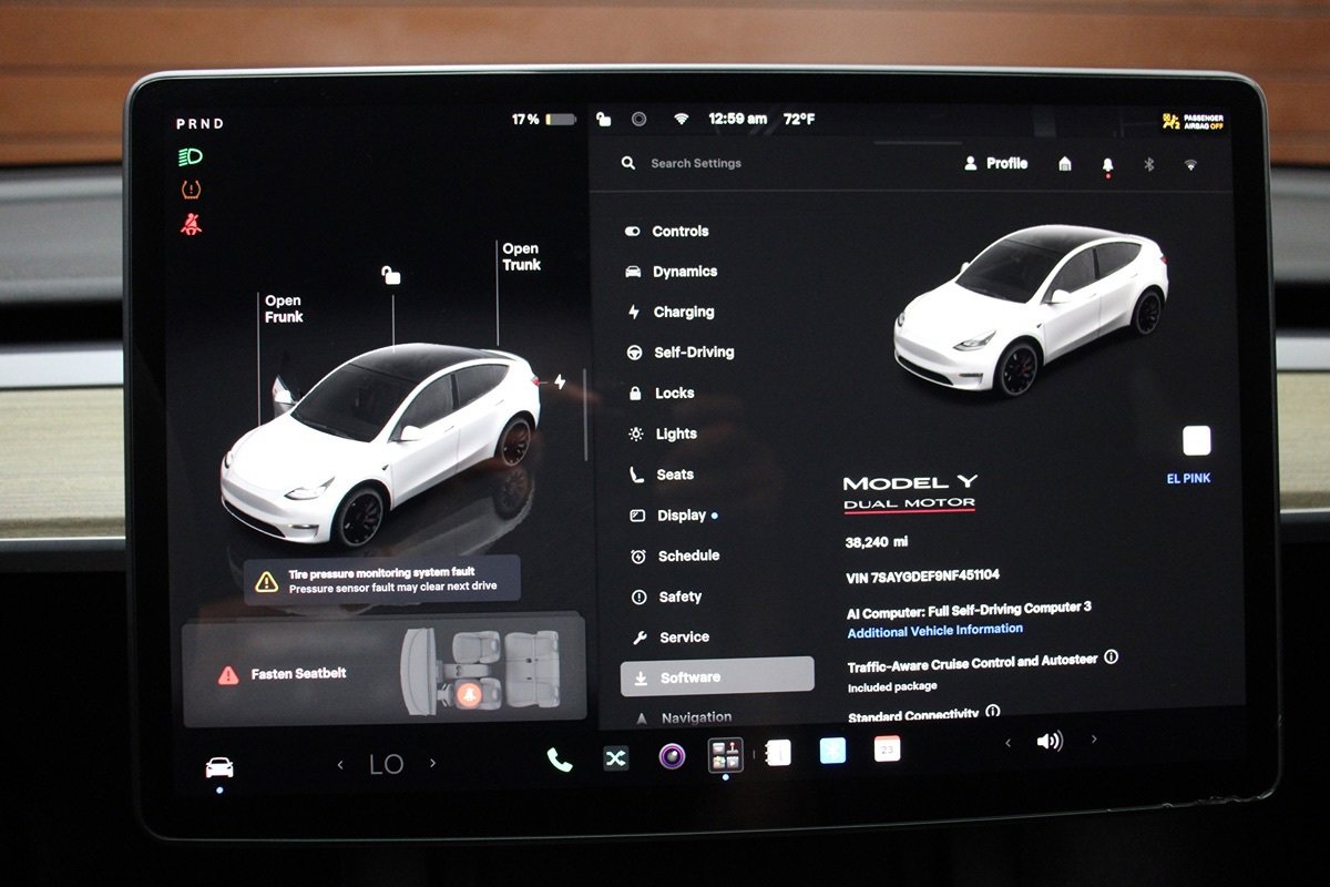 Used 2022 Tesla Model Y Performance AWD/4WD image 17