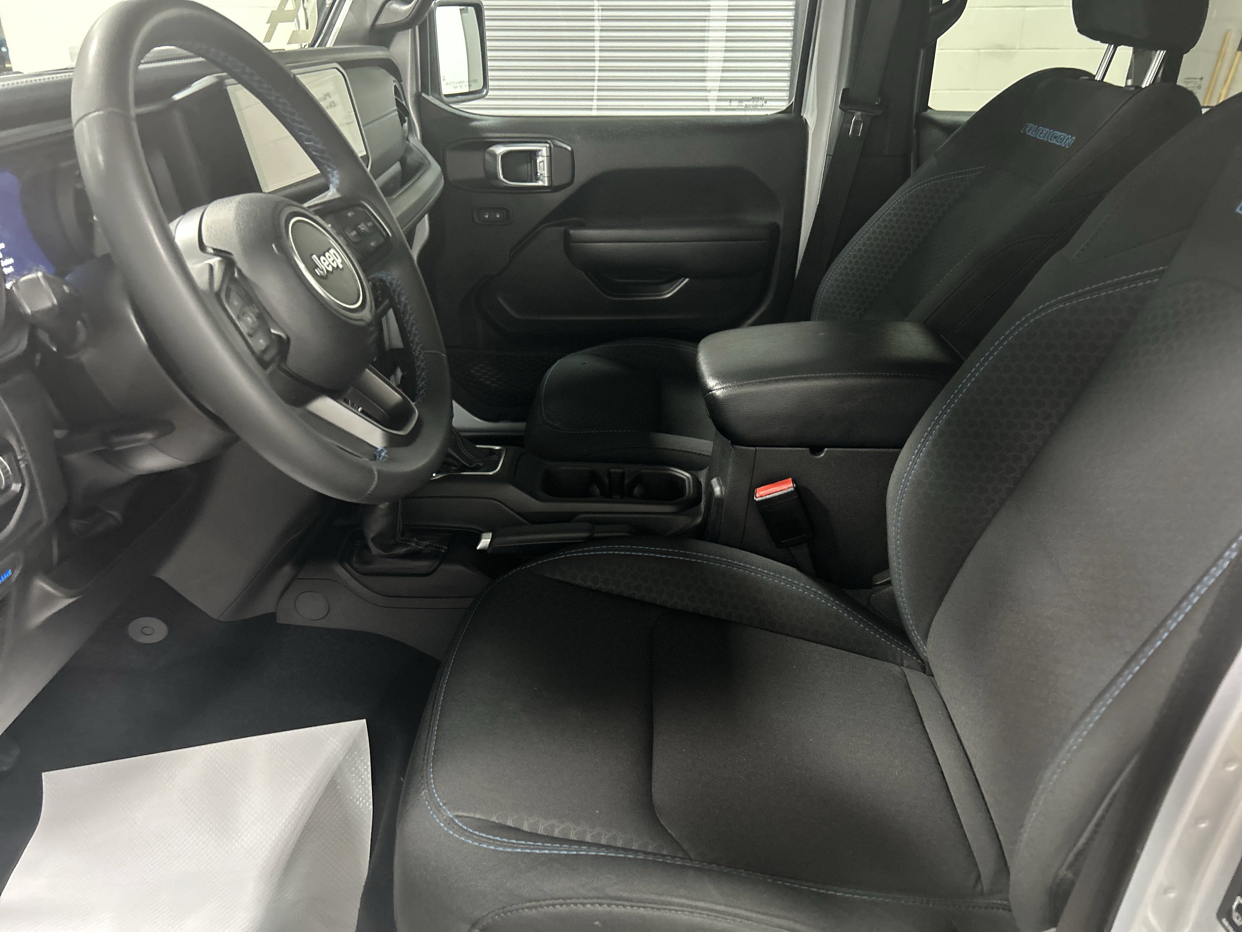 Used 2024 Jeep Wrangler Unlimited Rubicon 4xe AWD/4WD image 12