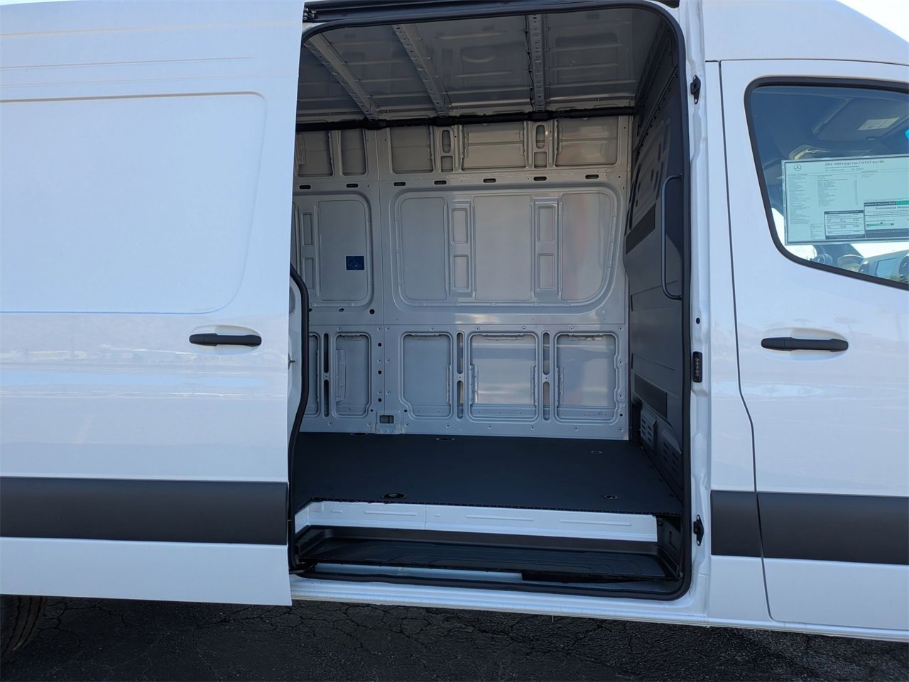 Used 2024 Mercedes-Benz Sprinter 3500 image 9