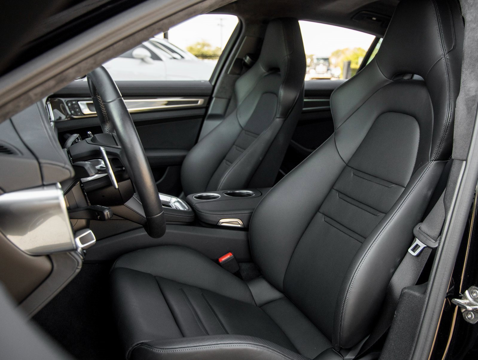 Certified 2023 Porsche Panamera GTS image 5