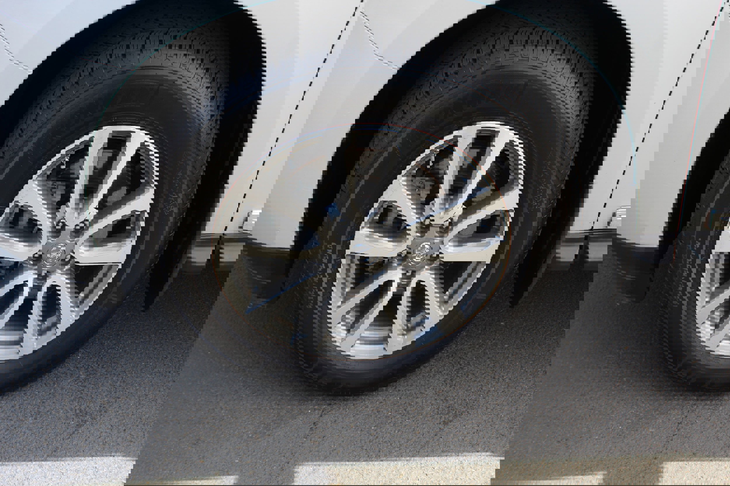 Used 2013 Nissan Pathfinder SL w/ Cargo Pkg image 12