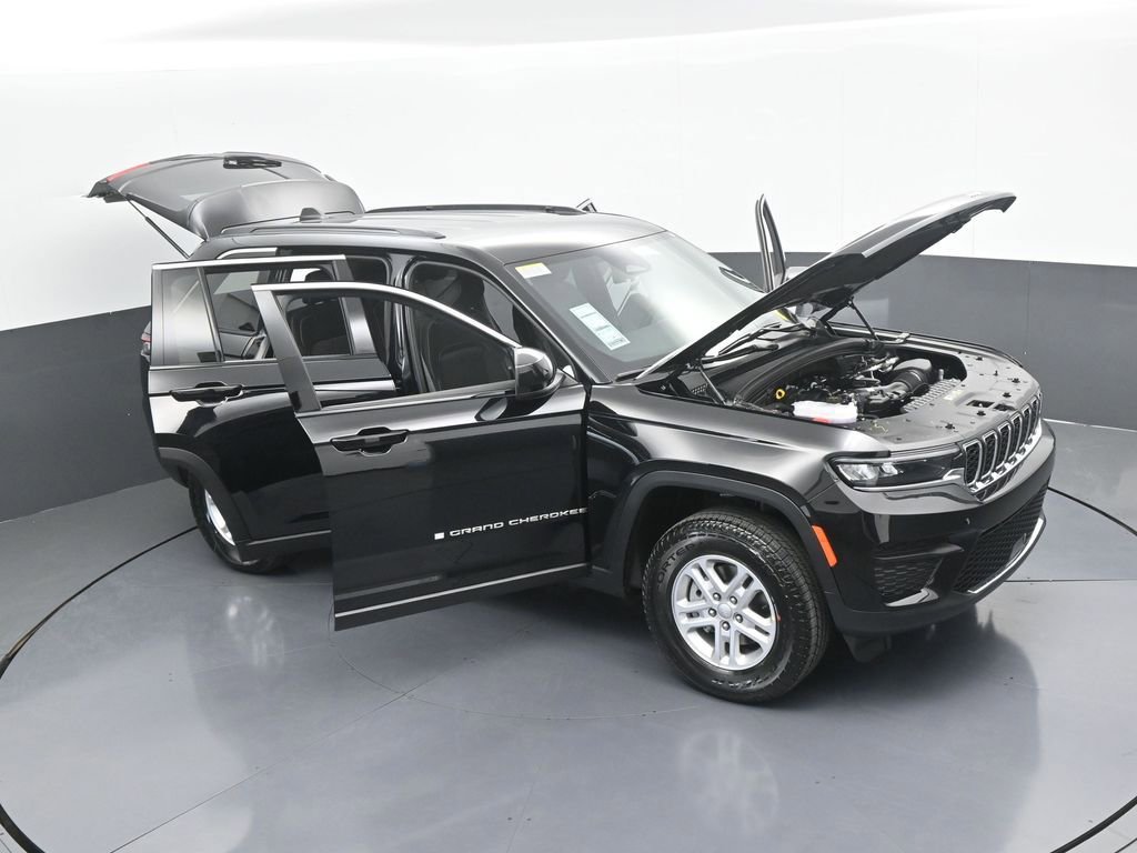 Used 2025 Jeep Grand Cherokee Laredo AWD/4WD image 64