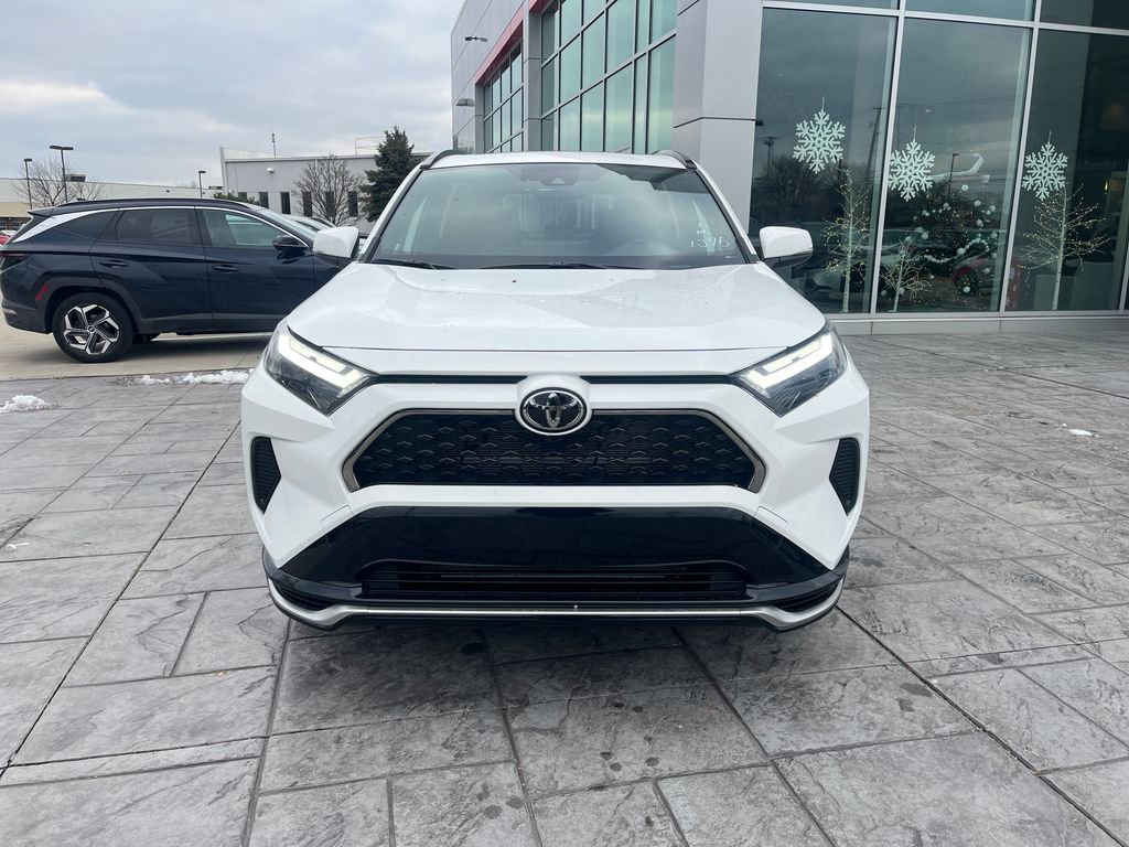 New 2025 Toyota RAV4 SE image 8