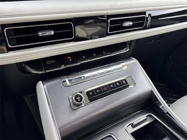 New 2026 Lincoln Aviator AWD w/ Jet Appearance Package image 30