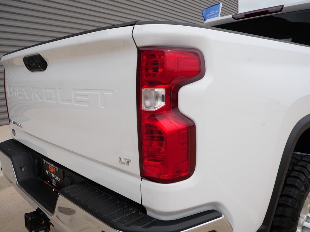 Used 2023 Chevrolet Silverado 2500 LT w/ Convenience Package AWD/4WD image 11