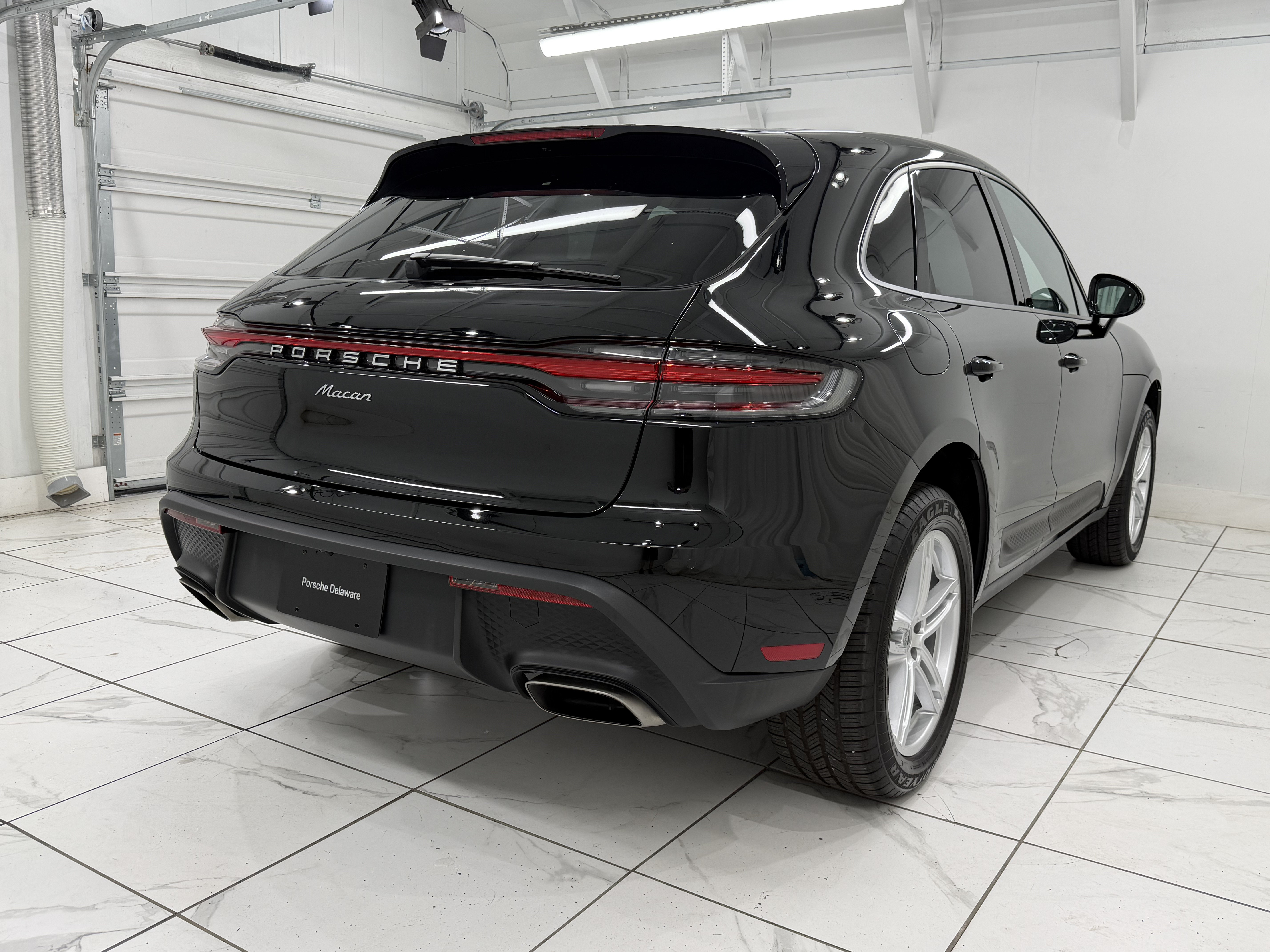 Certified 2026 Porsche Macan AWD/4WD image 12
