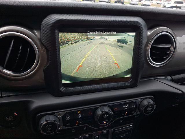 Used 2018 Jeep Wrangler Unlimited Sahara image 18