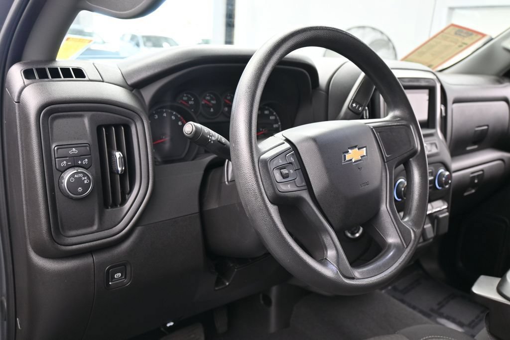 Used 2025 Chevrolet Silverado 1500 Custom w/ Turbomax Blackout Package RWD image 15