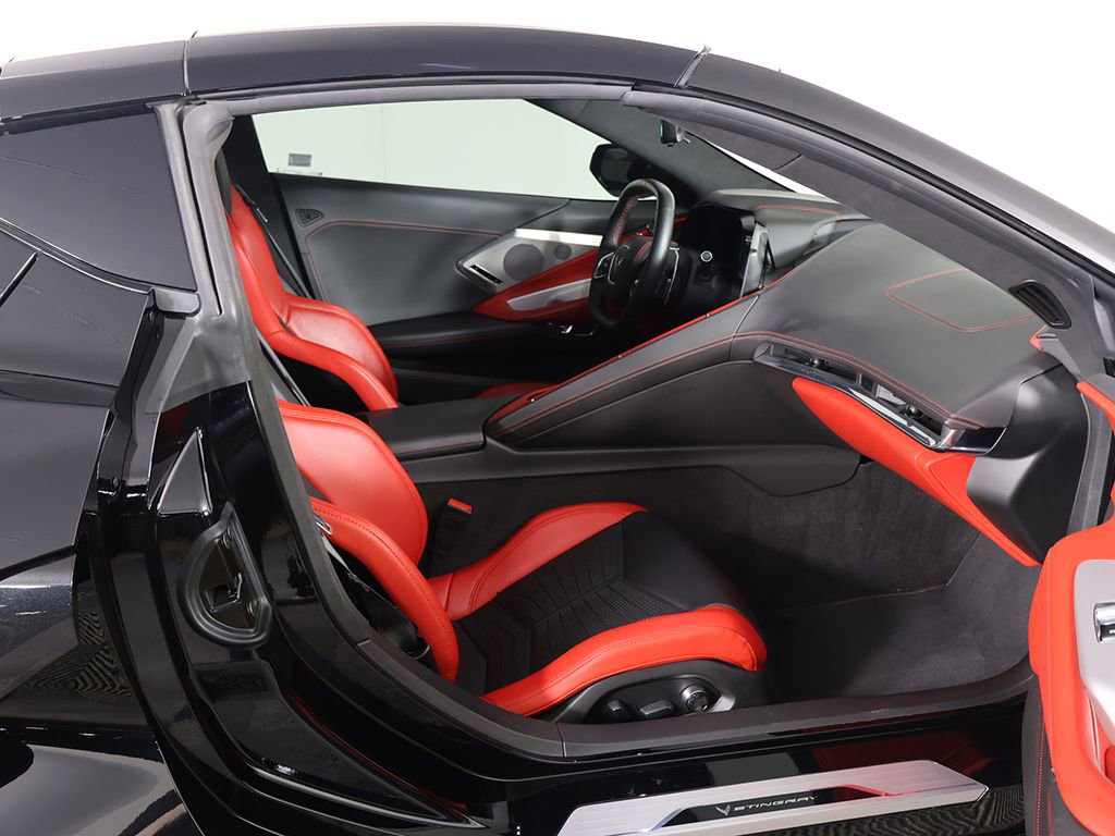 Used 2020 Chevrolet Corvette Stingray Premium Cpe w/ 3LT Preferred Equipment Group image 30