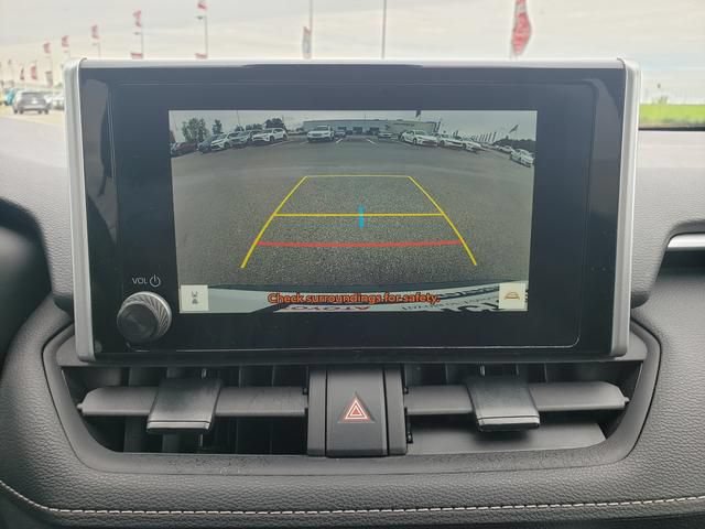 Used 2025 Toyota RAV4 XLE AWD/4WD image 20