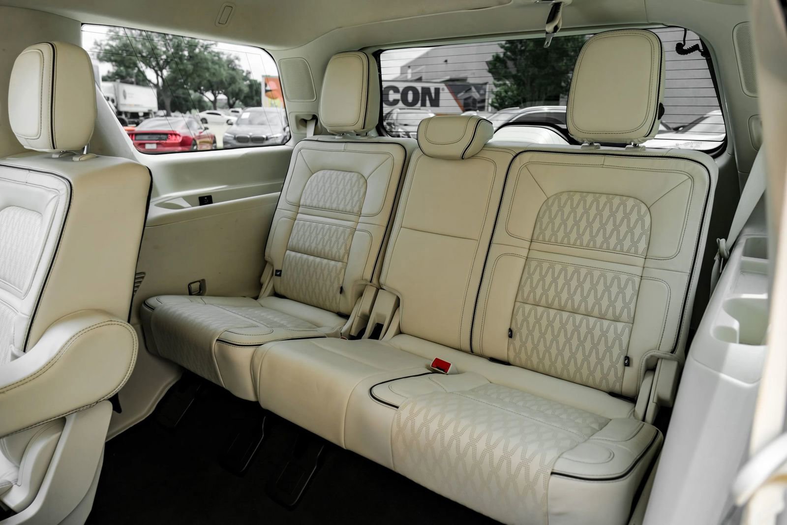 Used 2020 Lincoln Navigator Black Label w/ Cargo Convenience Package AWD/4WD image 40