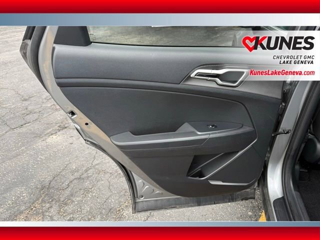 Used 2025 Kia Sportage LX AWD/4WD image 16
