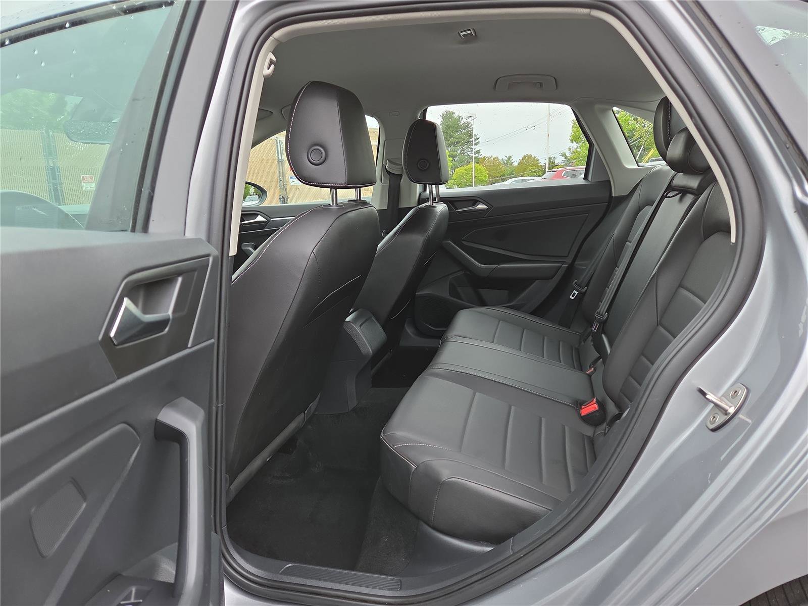 Used 2023 Volkswagen Jetta SE FWD image 23