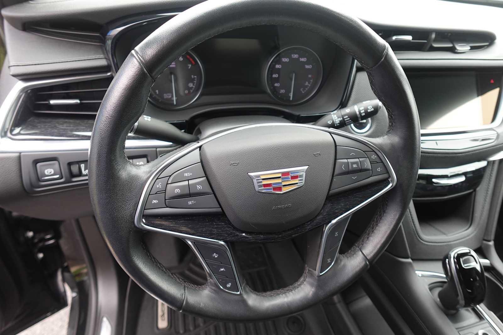 Used 2022 Cadillac XT5 Premium Luxury w/ Technology Package AWD/4WD image 15