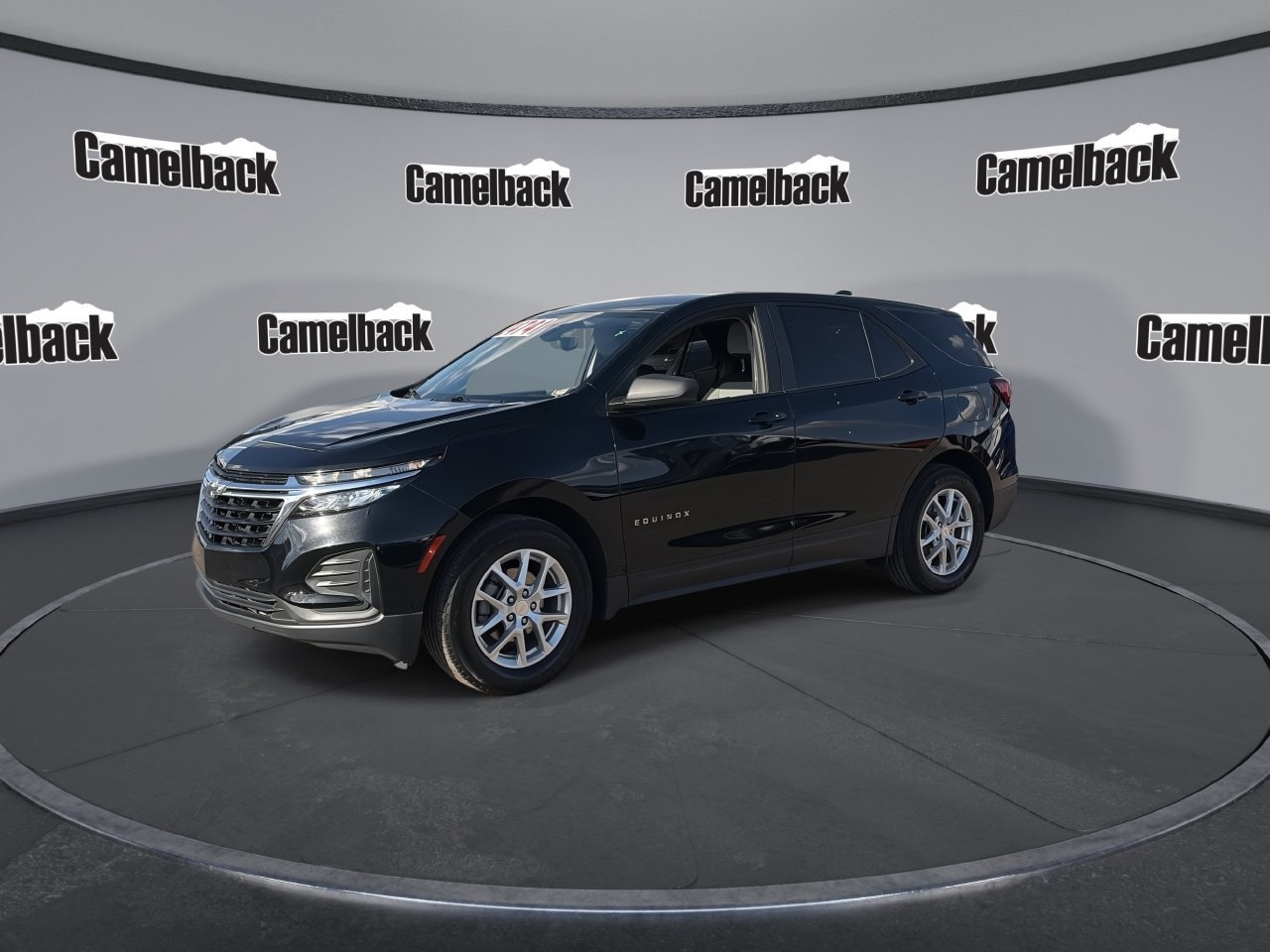 Used 2024 Chevrolet Equinox LS w/ LS Convenience Package FWD image 3