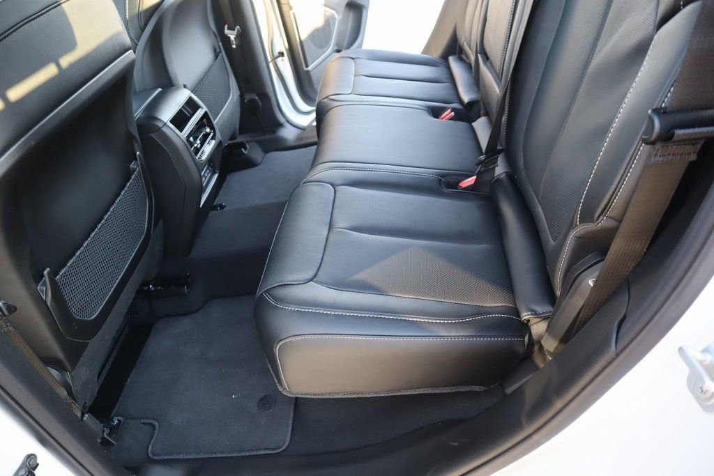 New 2026 Jeep Grand Cherokee Limited image 12