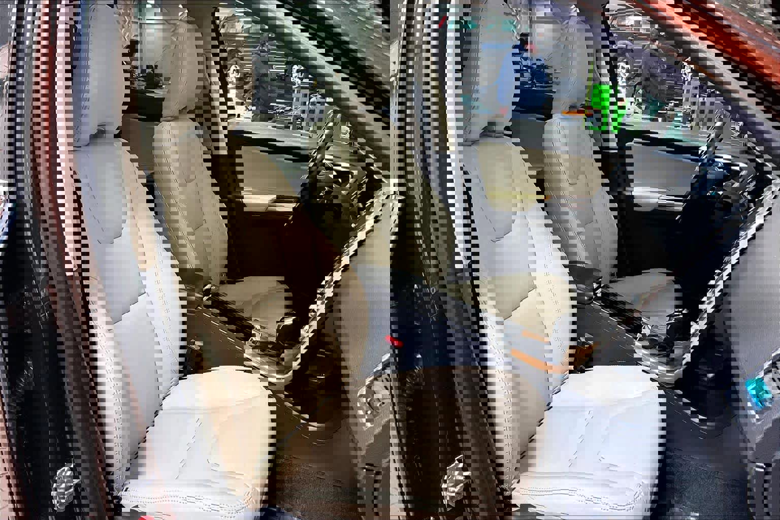 Used 2017 Volvo XC60 T6 Inscription w/ Climate Package AWD/4WD image 8