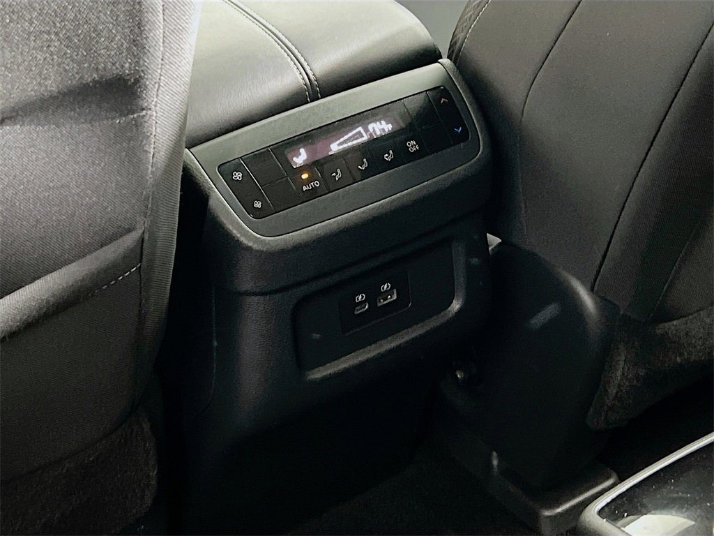 Used 2022 Nissan Pathfinder SV w/ SV Premium Package image 24