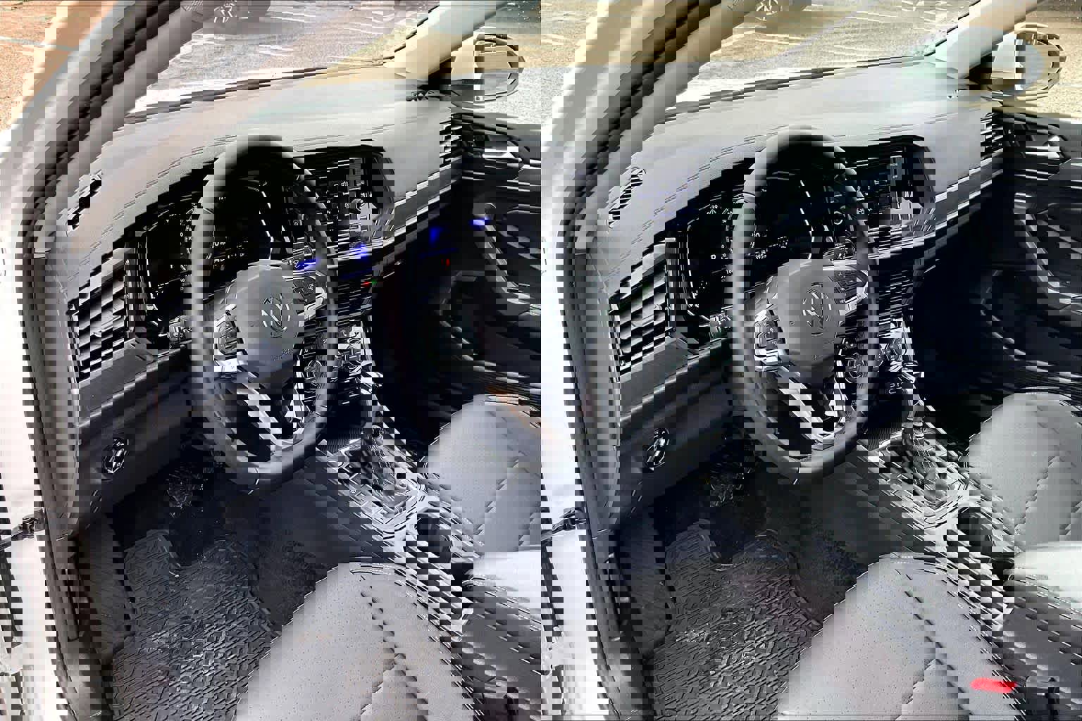 Used 2023 Volkswagen Jetta SE FWD image 17