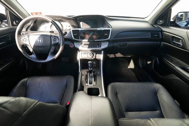 Used 2015 Honda Accord Touring image 38