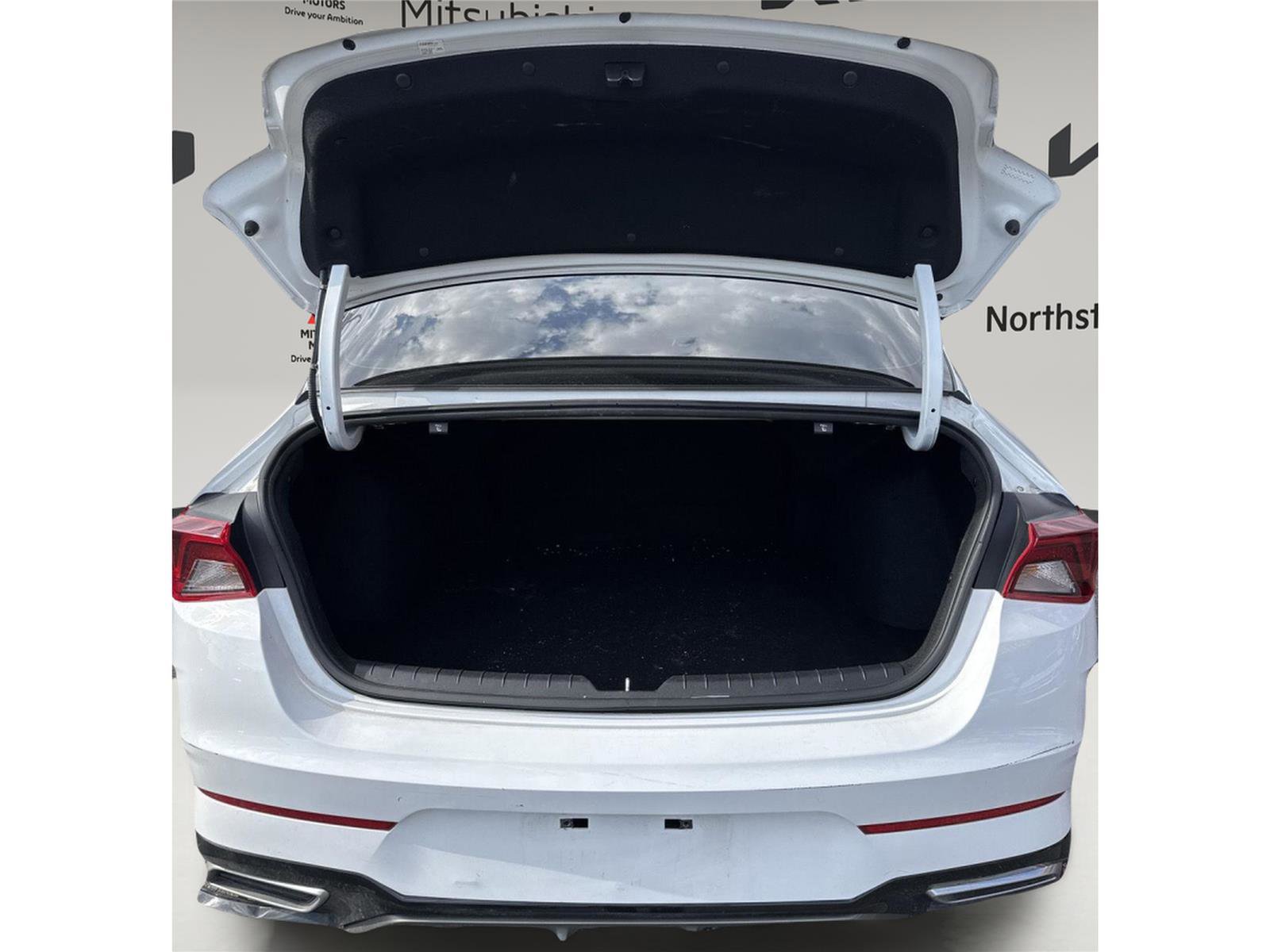 Used 2022 Kia K5 GT-Line image 9