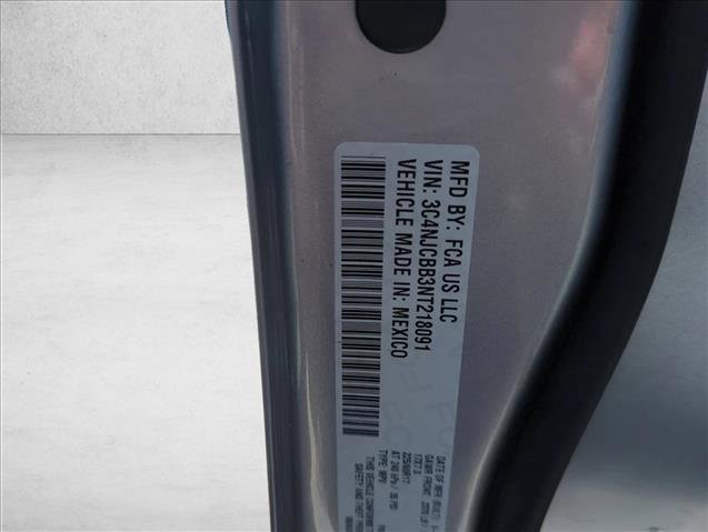 Used 2022 Jeep Compass Latitude image 2