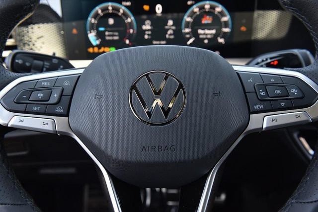 New 2026 Volkswagen Tiguan SE R-Line AWD/4WD image 18
