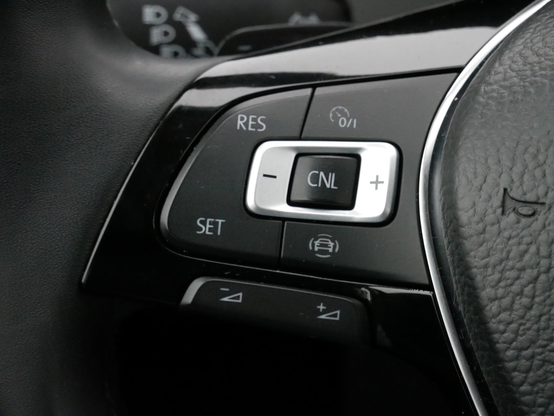 Used 2020 Volkswagen Golf 4-Door image 26