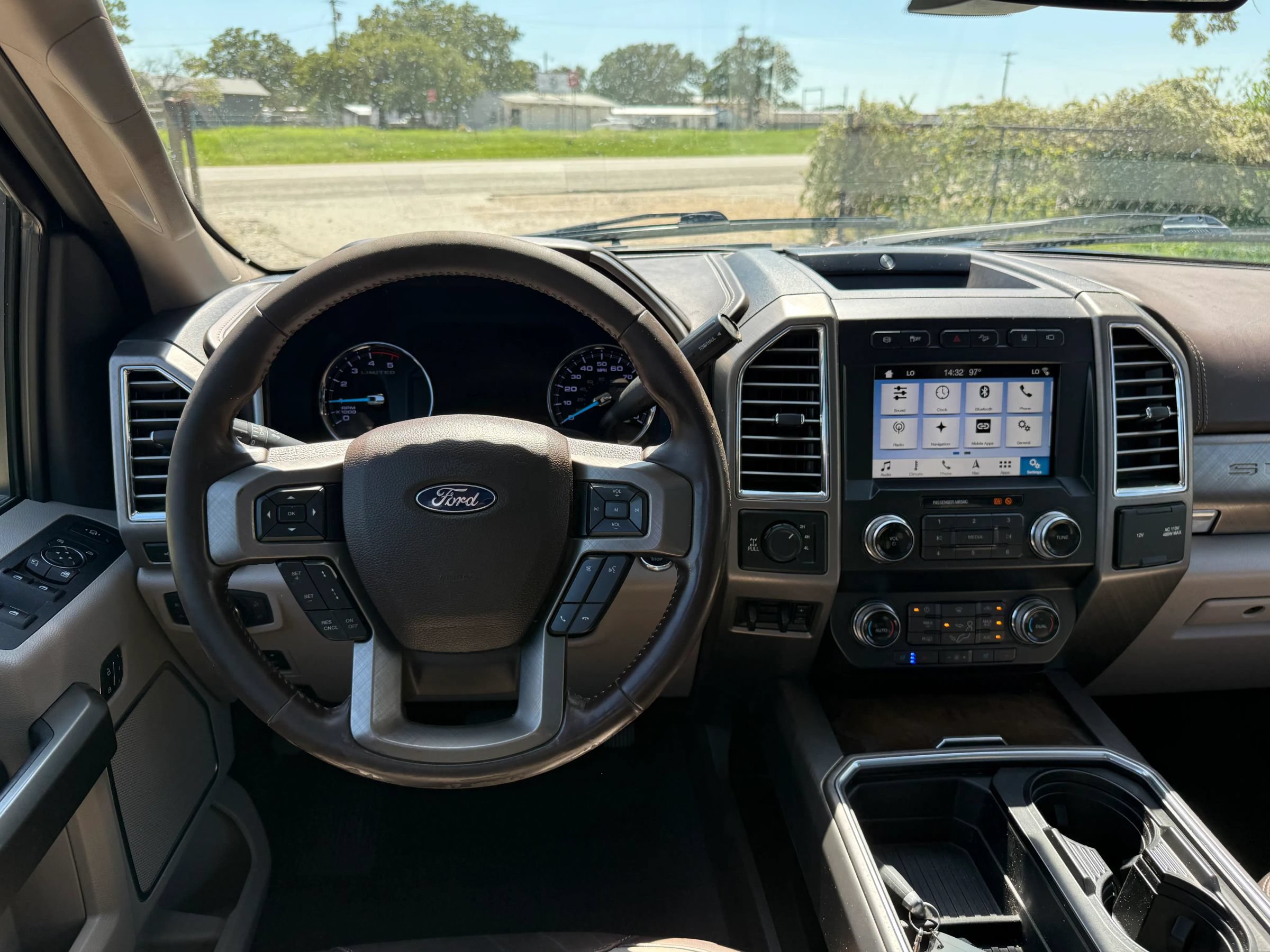 Used 2019 Ford F250 Limited w/ FX4 Off-Road Package AWD/4WD image 10