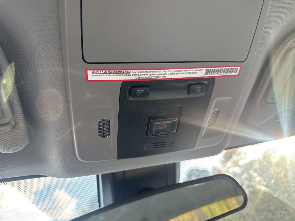 Used 2023 Toyota Camry SE image 9