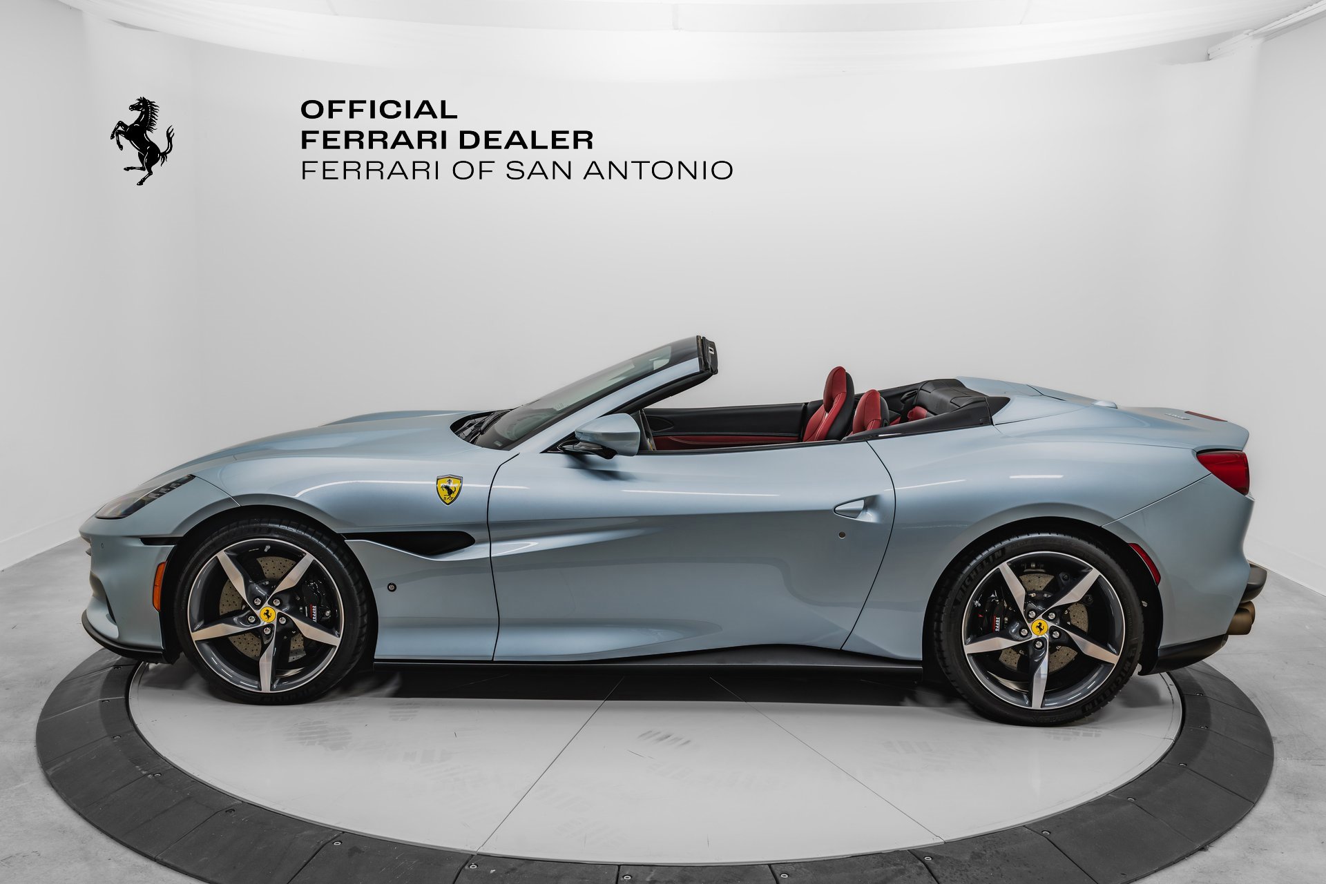 Certified 2022 Ferrari Portofino M image 3