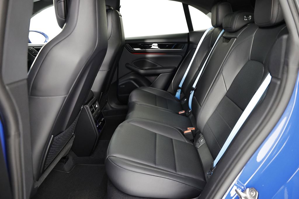 New 2026 Porsche Macan 4 Electric AWD/4WD image 28