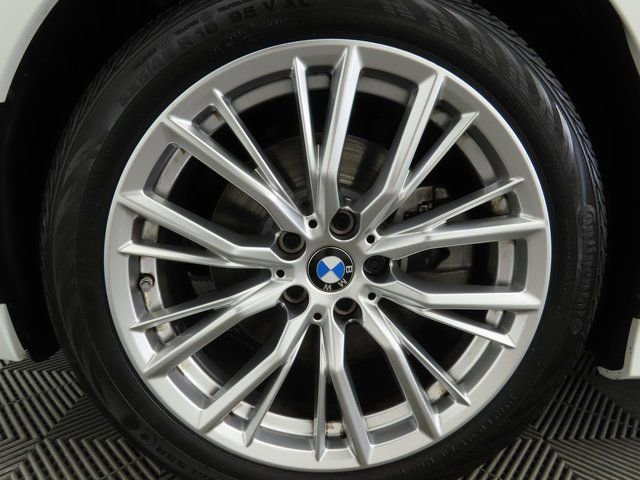 Used 2023 BMW 330i Sedan w/ Driving Assistance Package image 30