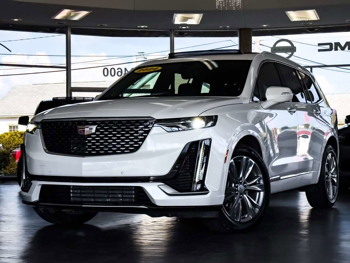 Used 2024 Cadillac XT6 Premium Luxury w/ Technology Package image 6