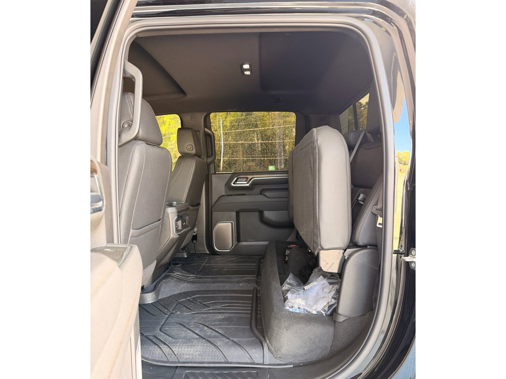 Used 2026 Chevrolet Silverado 2500 High Country w/ Midnight Edition image 17