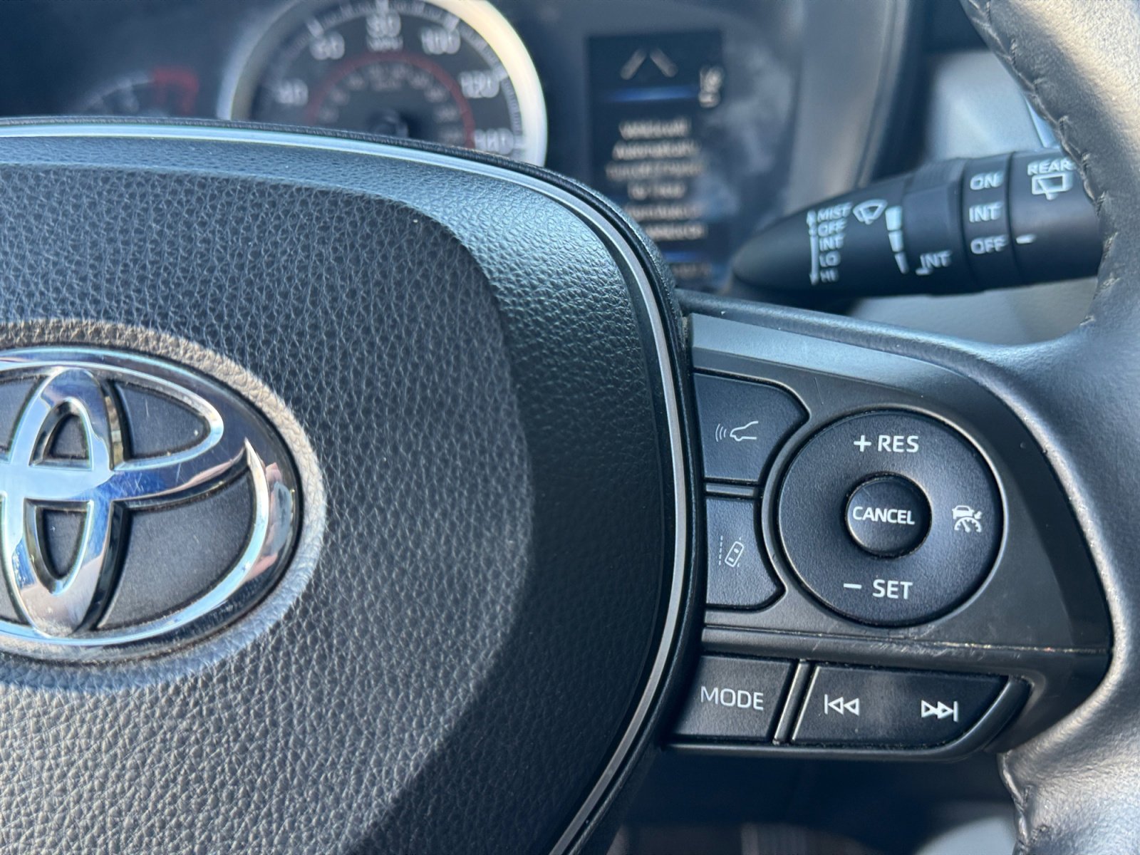 Used 2022 Toyota Corolla Cross LE FWD image 25
