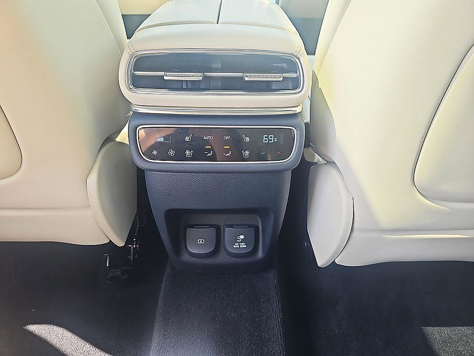 Used 2025 Genesis GV80 3.5T Prestige image 34