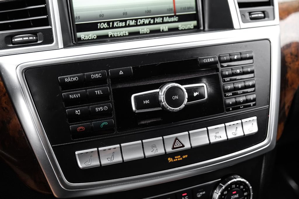Used 2015 Mercedes-Benz GL 550 4MATIC image 24
