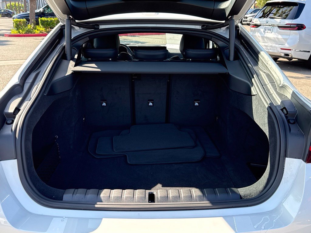 Used 2026 BMW i4 eDrive40 w/ Premium Package RWD image 16
