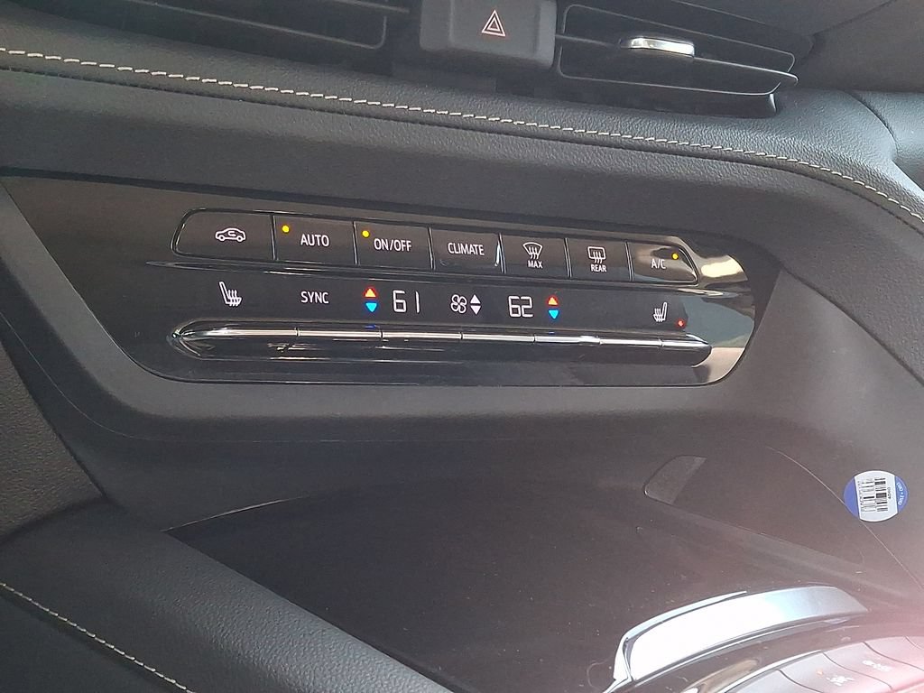 Used 2023 Buick Envision Essence AWD/4WD image 16