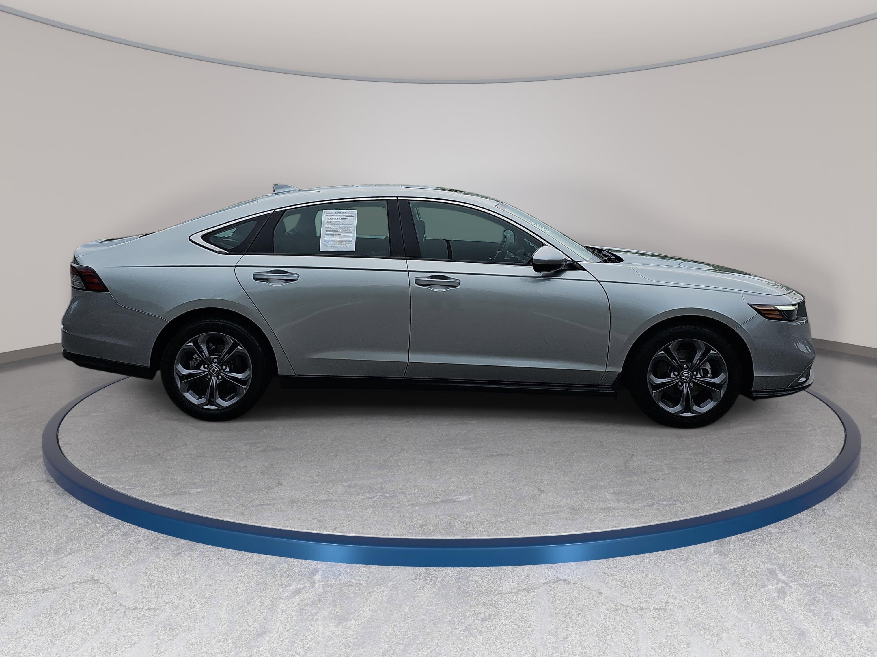 Used 2024 Honda Accord EX image 4