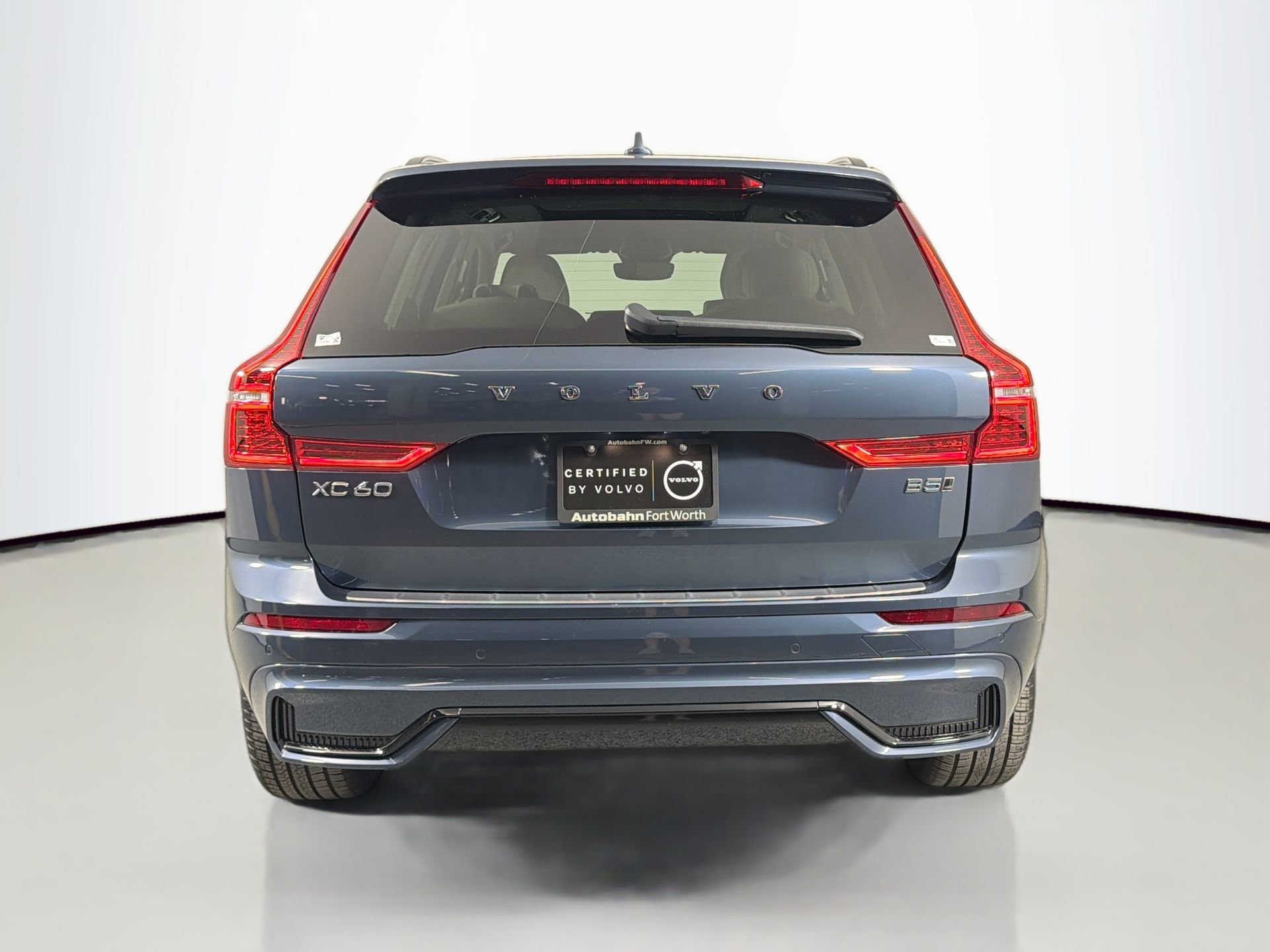 Certified 2025 Volvo XC60 B5 Ultra w/ Protection Package Premier image 7
